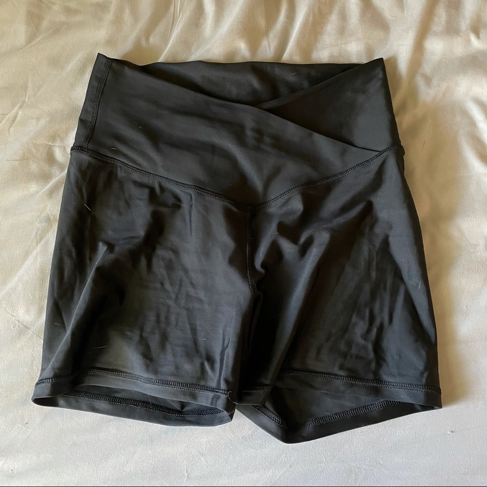 SOLD ON MERC 🌿 Aerie Crossover Shorts